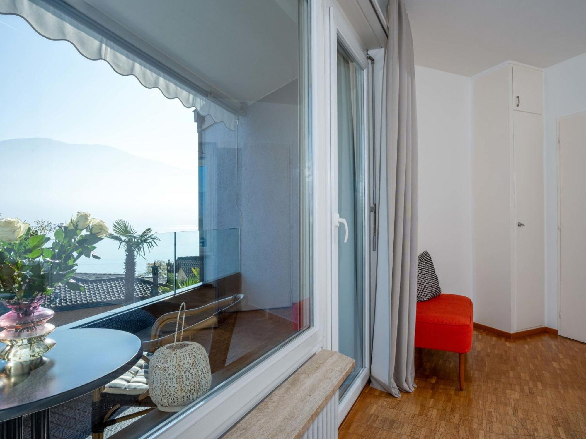 Modern-13 Ascona